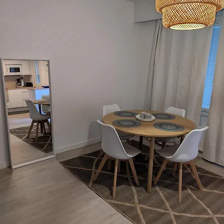 Remontoitu Kaksio Helsingissä - Juna 12min Huoneisto Helsinki